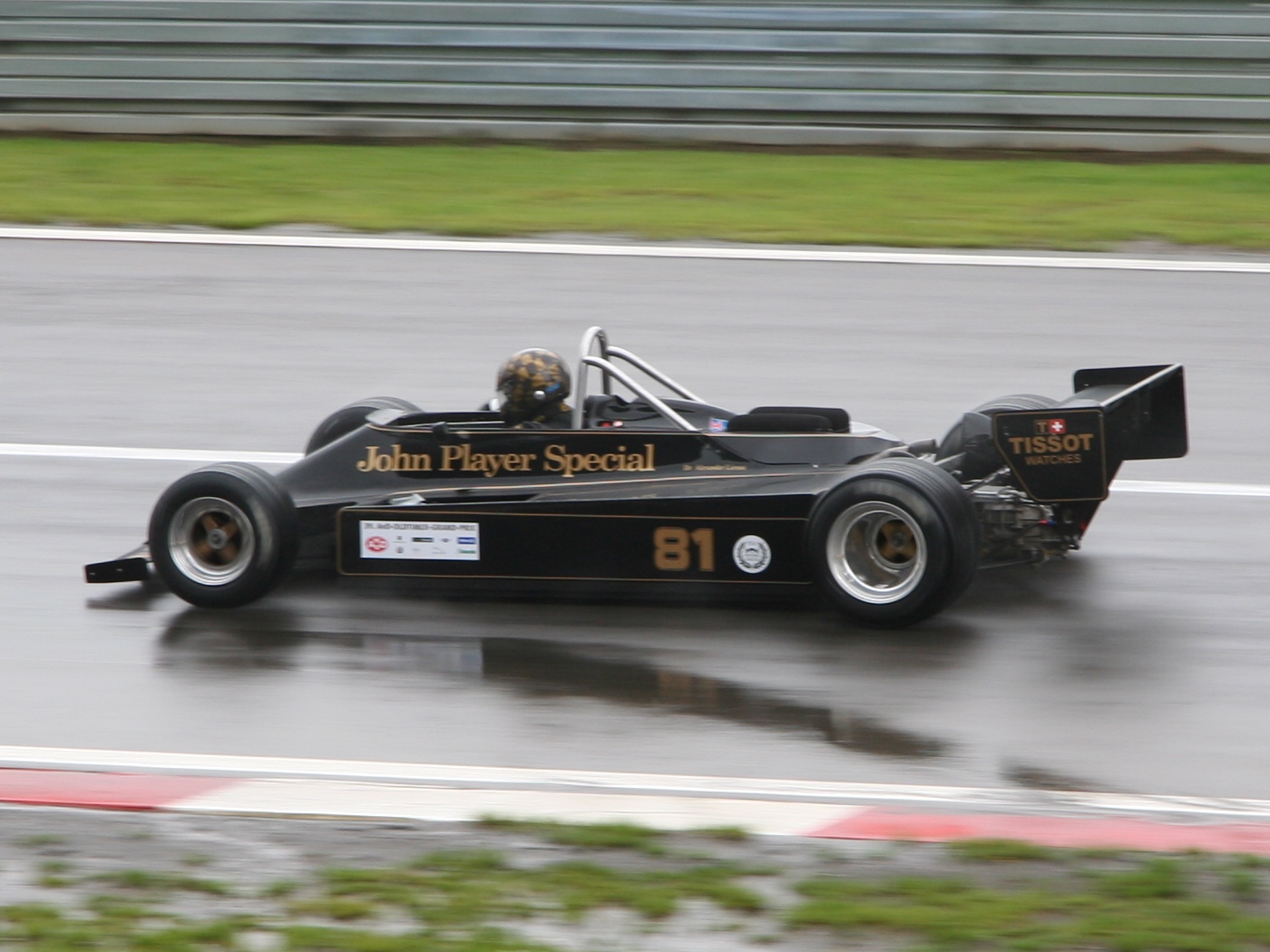 Lotus 81