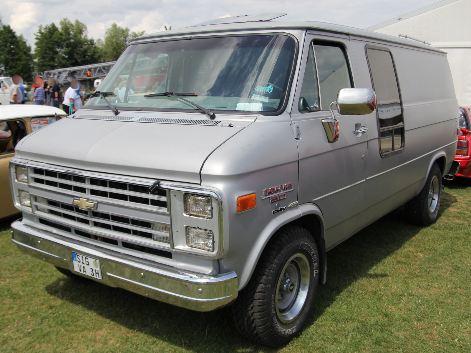 Chevrolet Chevy Van 20