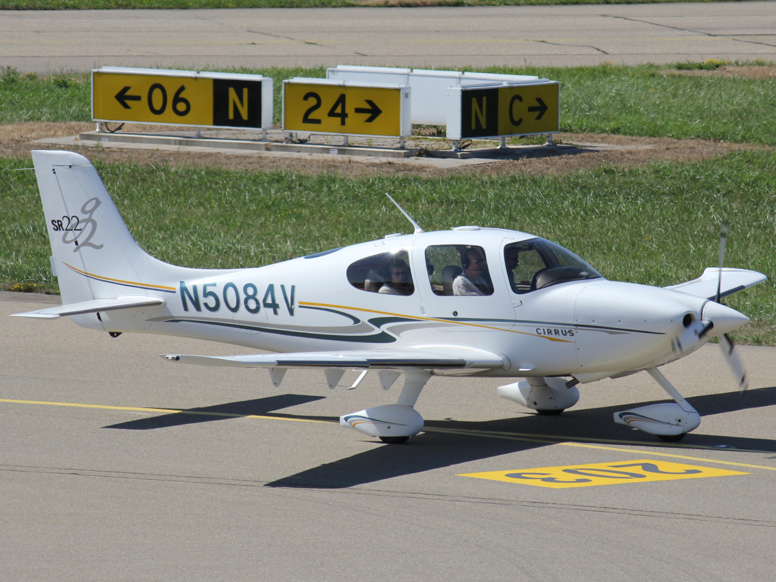 Cirrus SR22 G2
