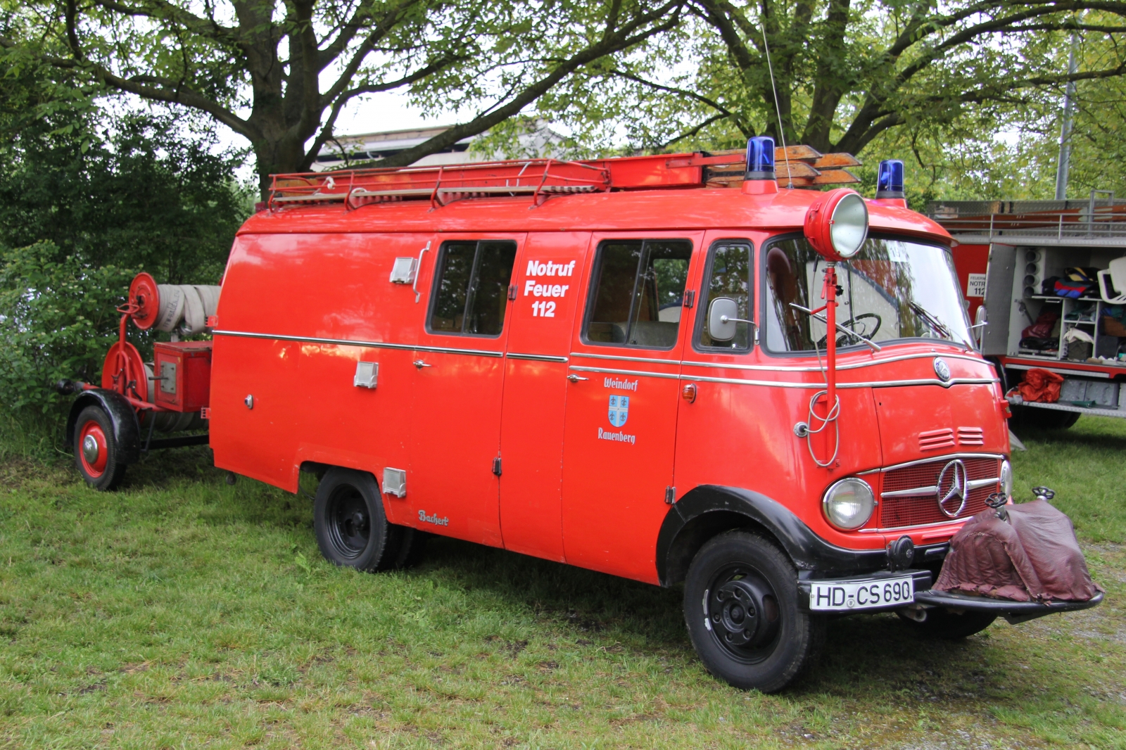 Mercedes Benz Feuerwehr mit Aufbau von Bachert