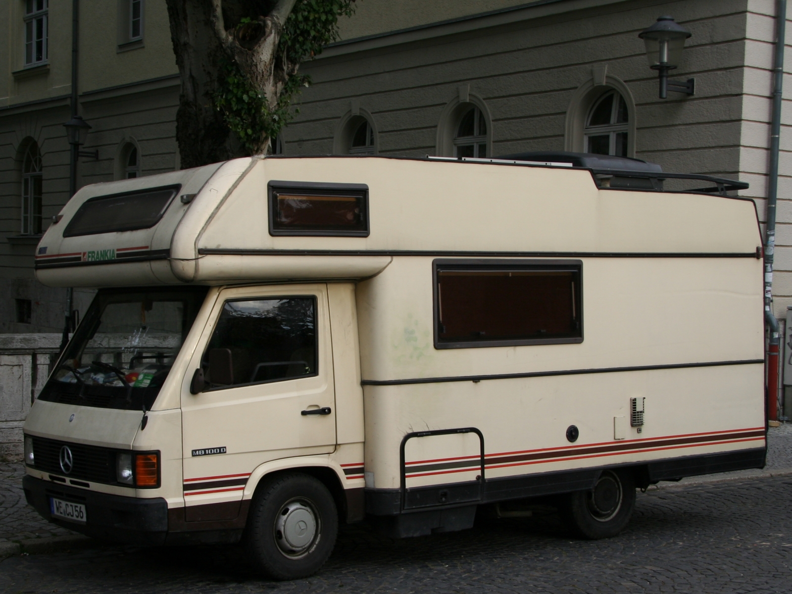 Mercedes Benz MB 100 D mit Aufbau von Frankia