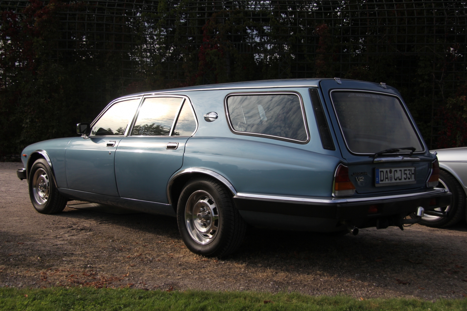 Jaguar XJ 12 Ladbroke Avon Estate