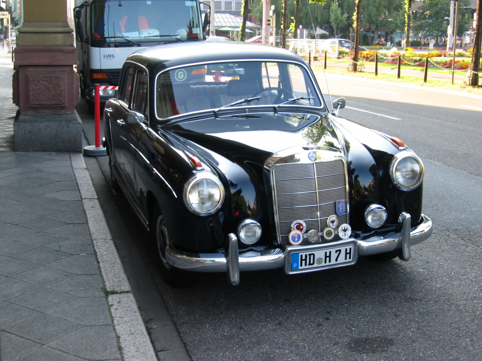Mercedes Benz