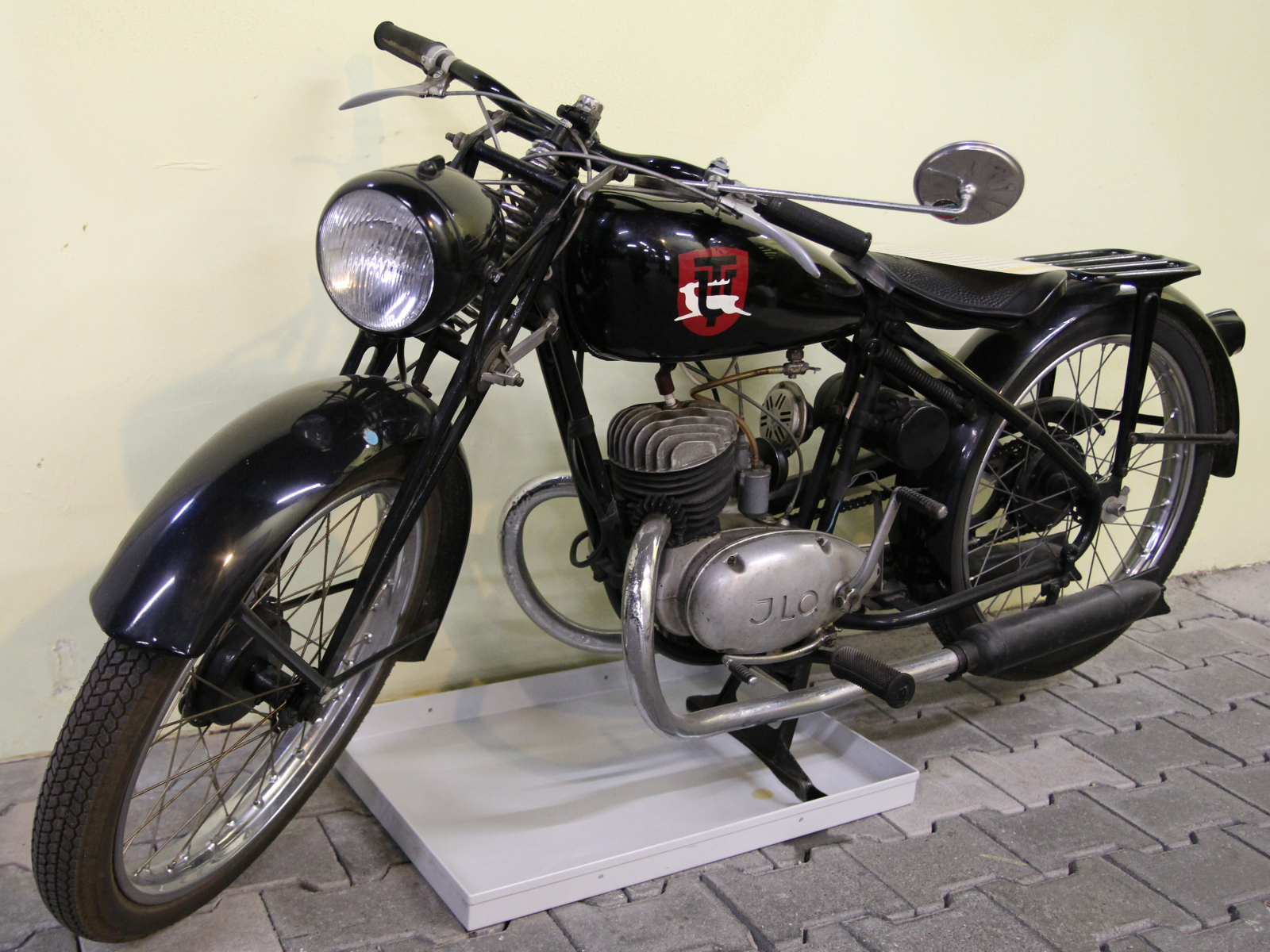 UT 125