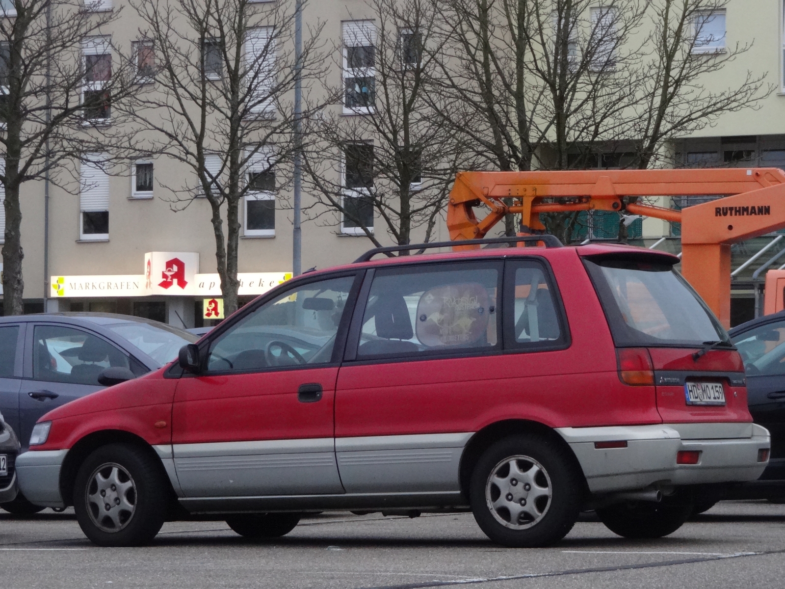 Mitsubishi Space Runner