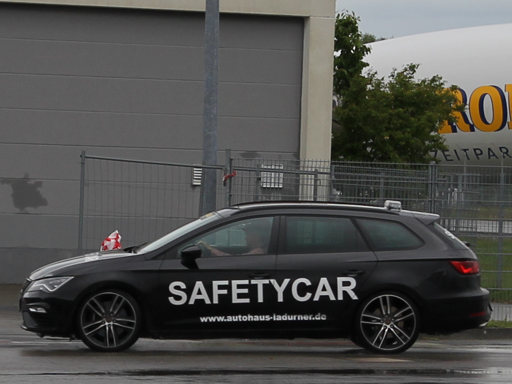 Seat Leon Kombi Safetycar