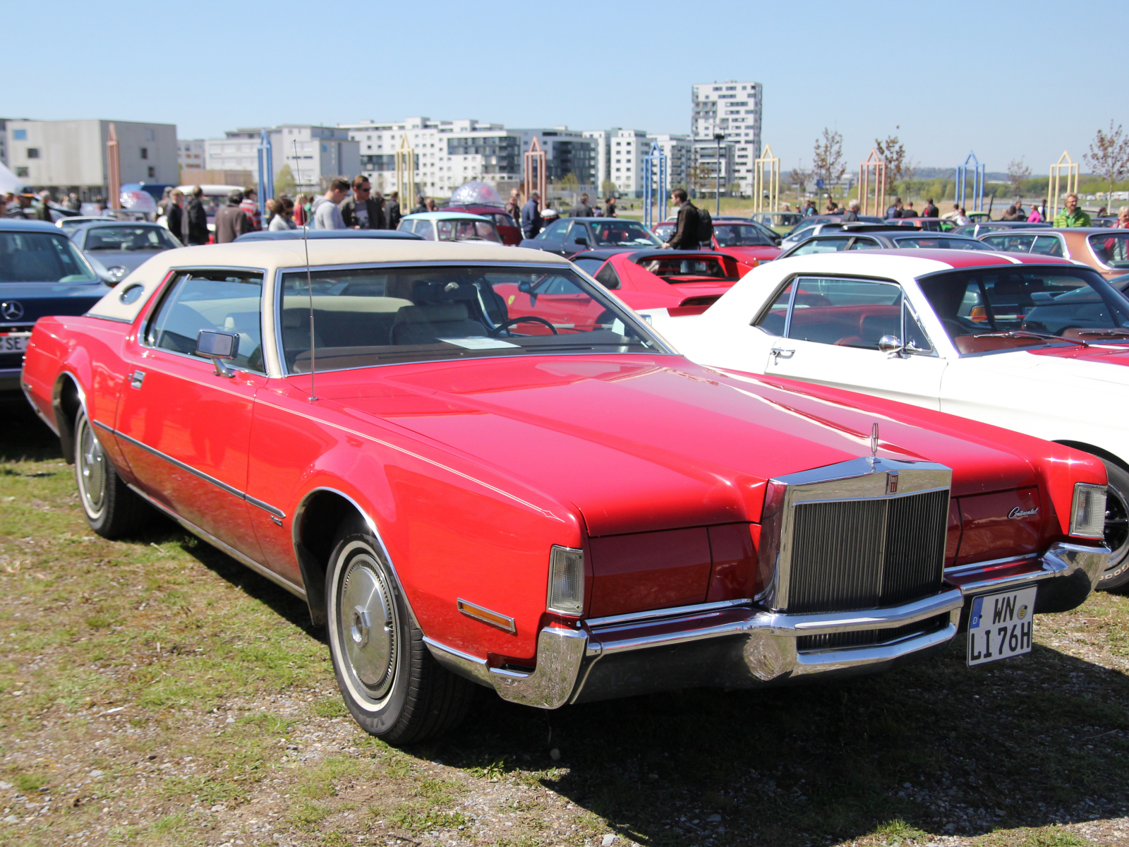 Lincoln Continental Mark IV