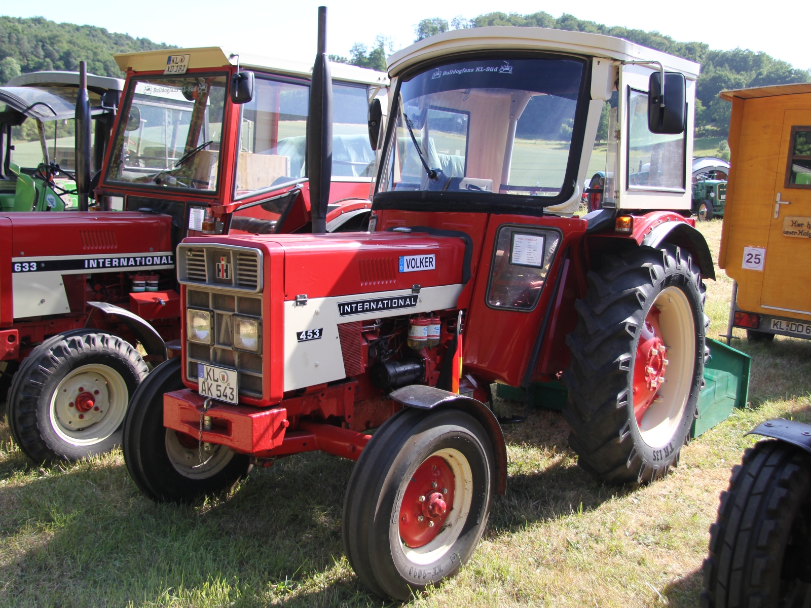 IHC International 453