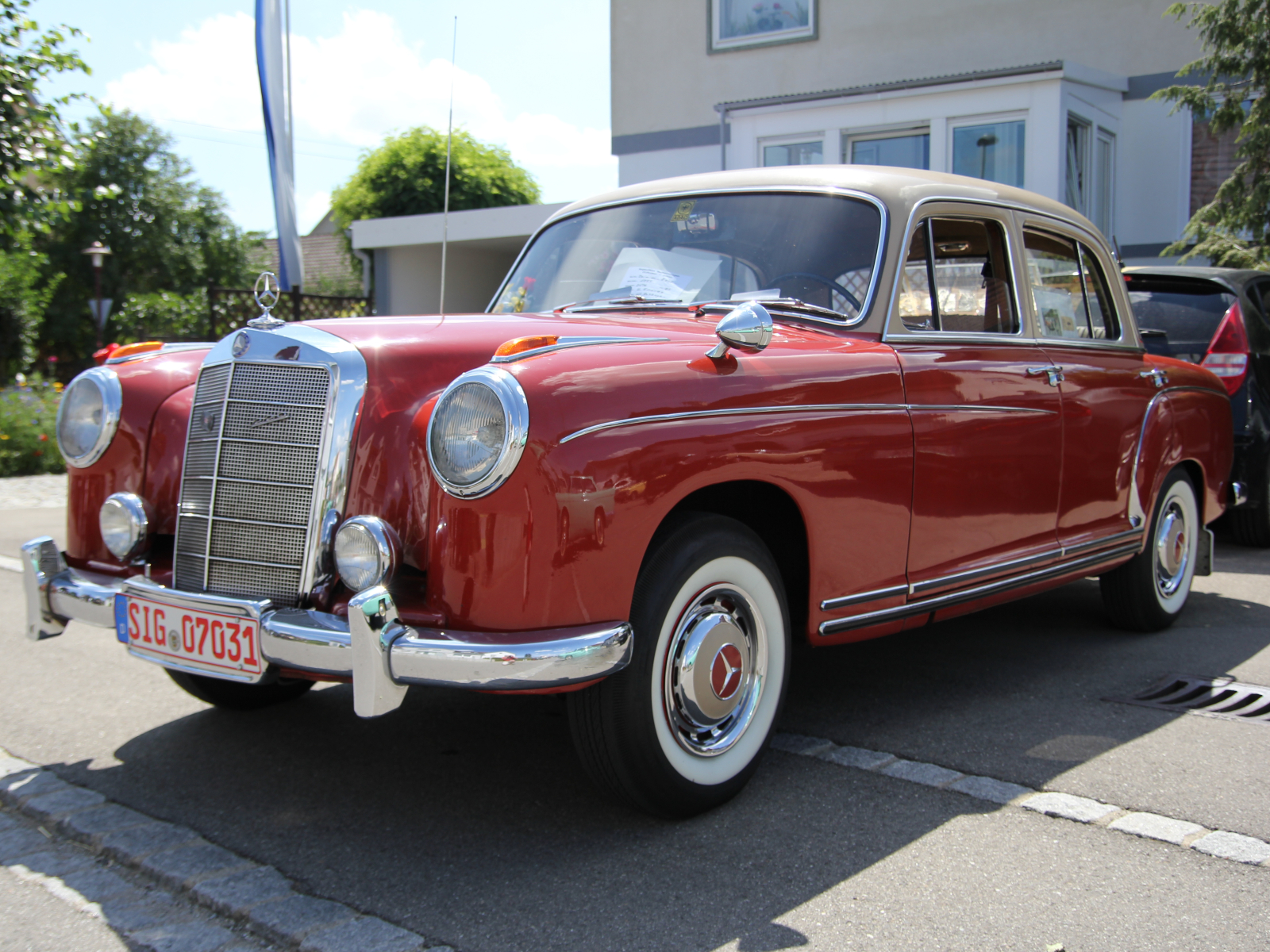 Mercedes Benz 220 W 180
