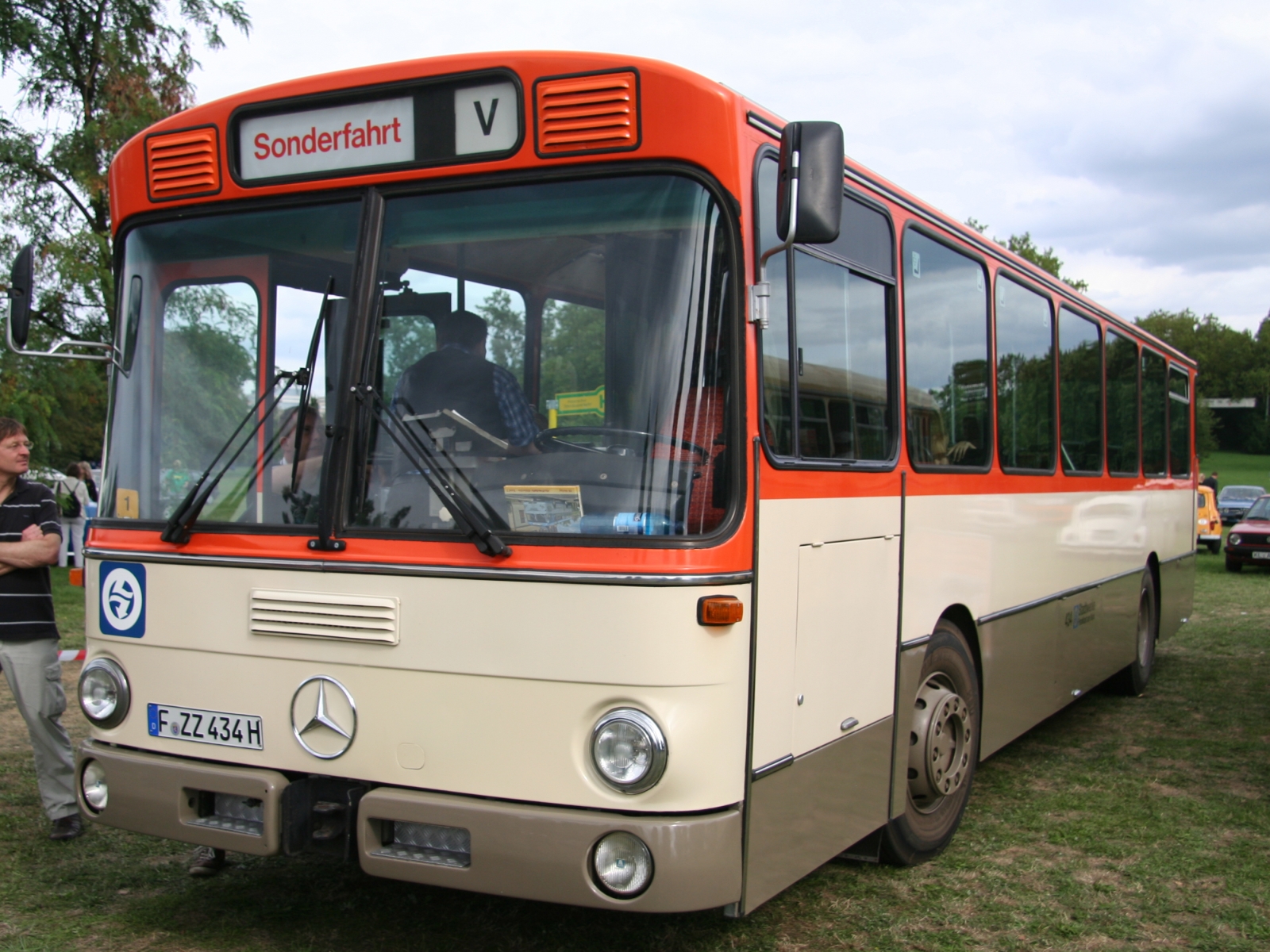 Mercedes Benz O 305