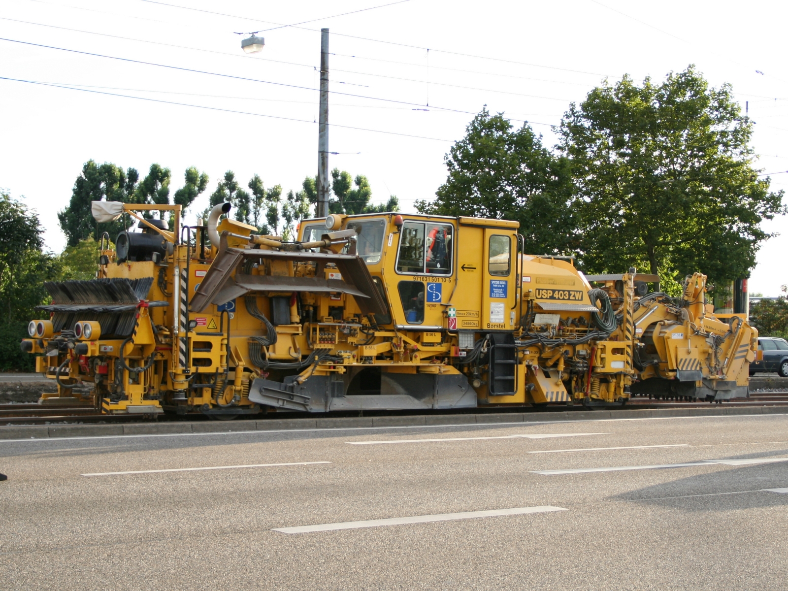 Plassen & Theurer USP 403 ZW Universalschotterverteil- und Planiermaschine