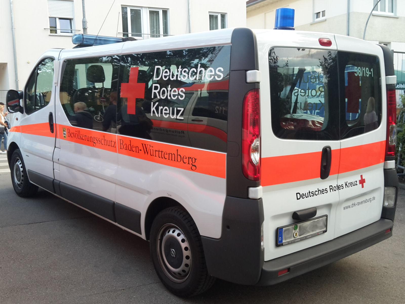 Opel Vivaro 2500 Deutsches Rotes Kreuz