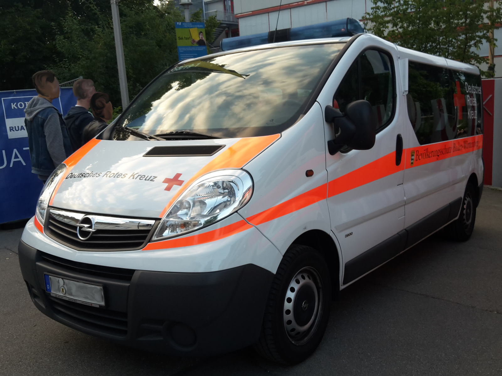 Opel Vivaro 2500 Deutsches Rotes Kreuz