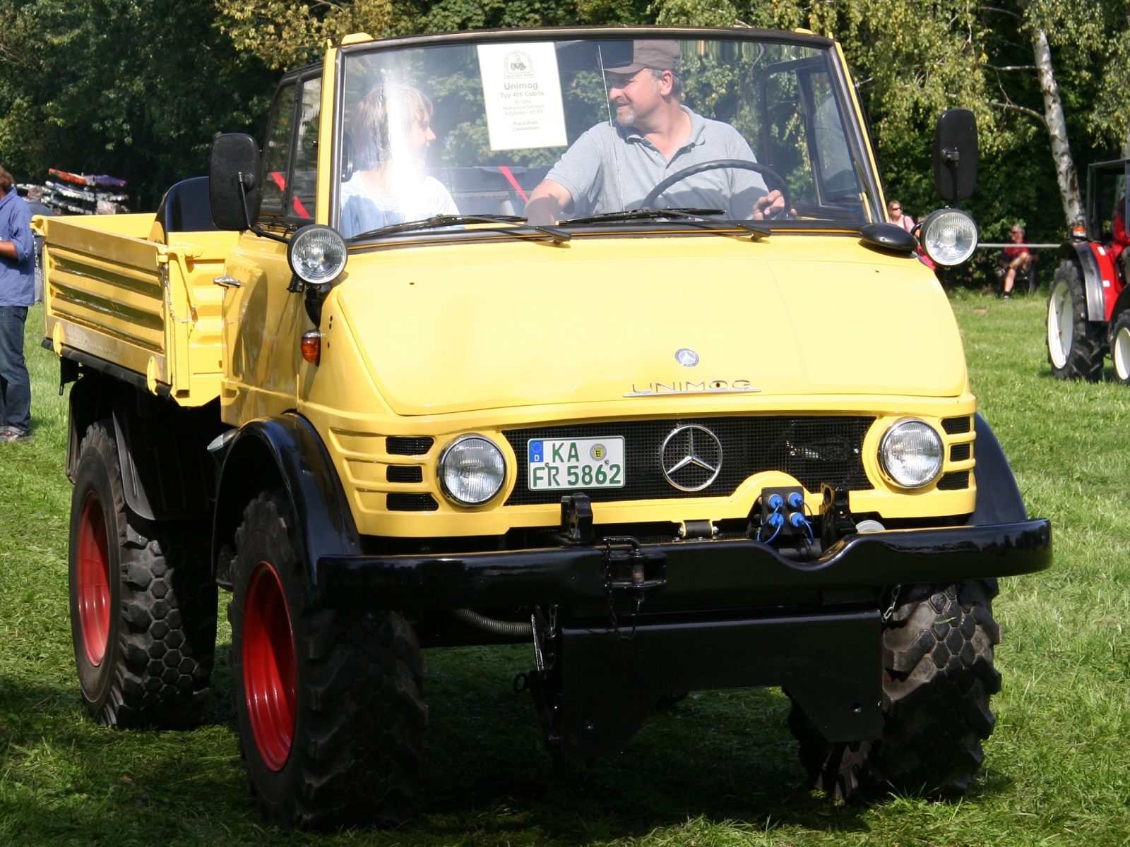 Unimog U 406 Cabriolet