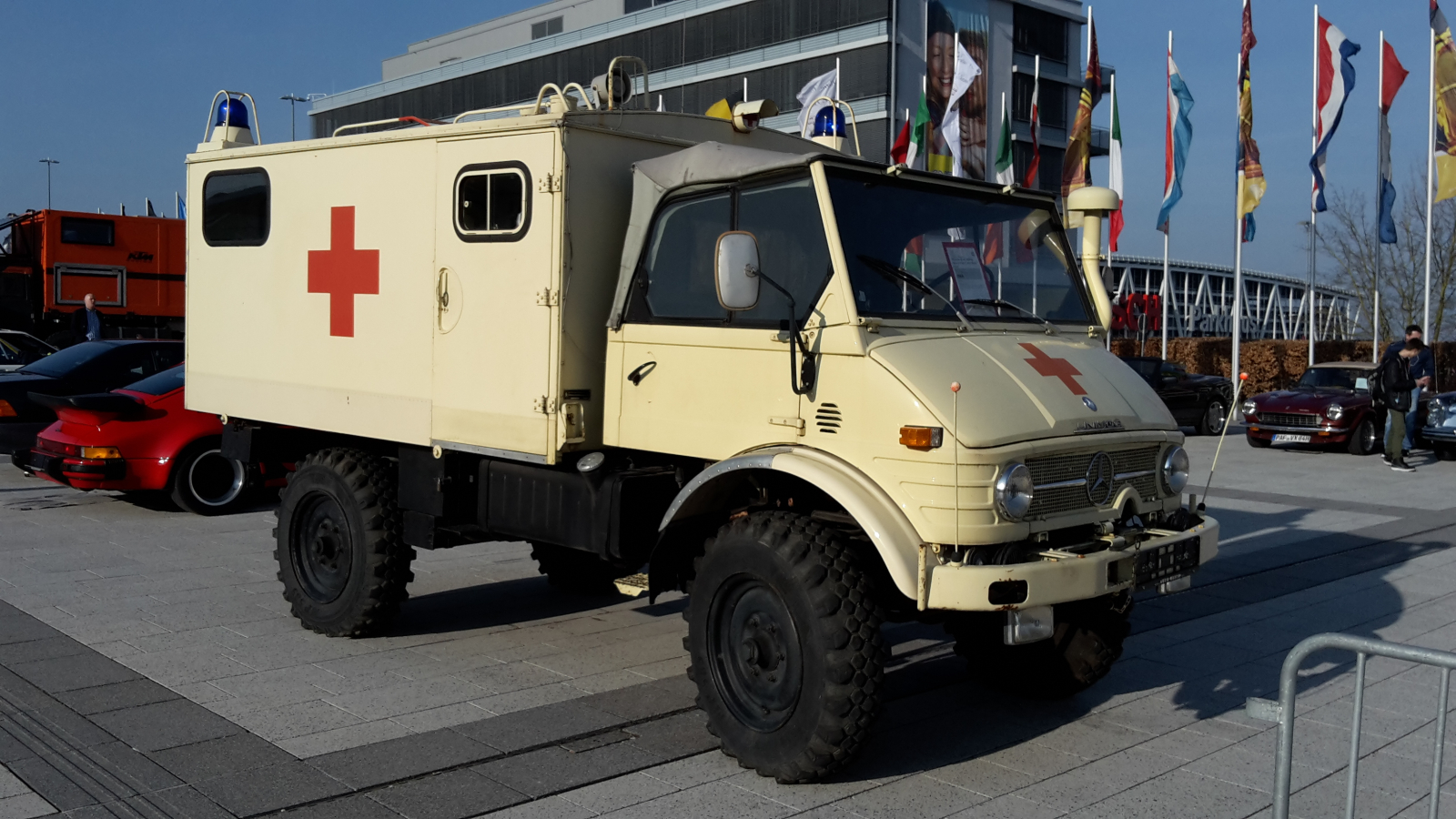 Unimog Deutsches Rotes Kreuz