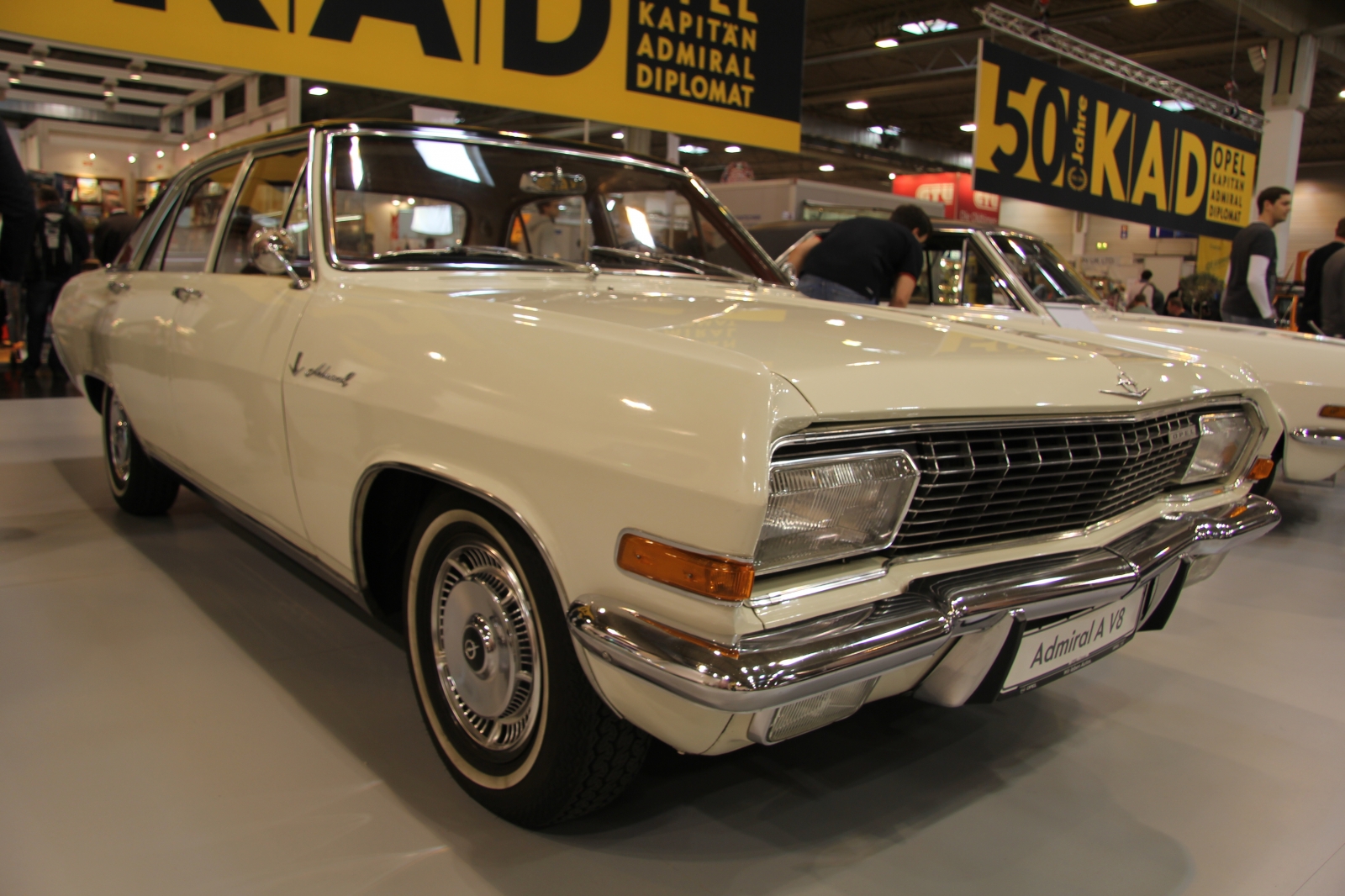 Opel Admiral A V8