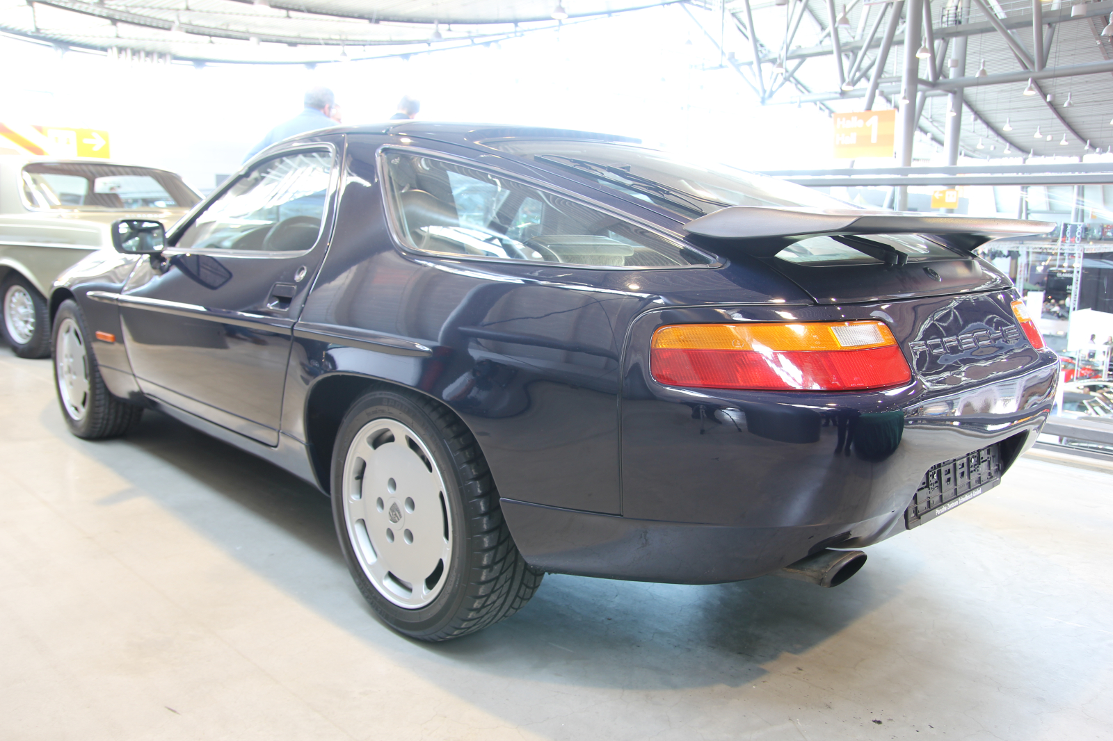 Porsche 928 S4