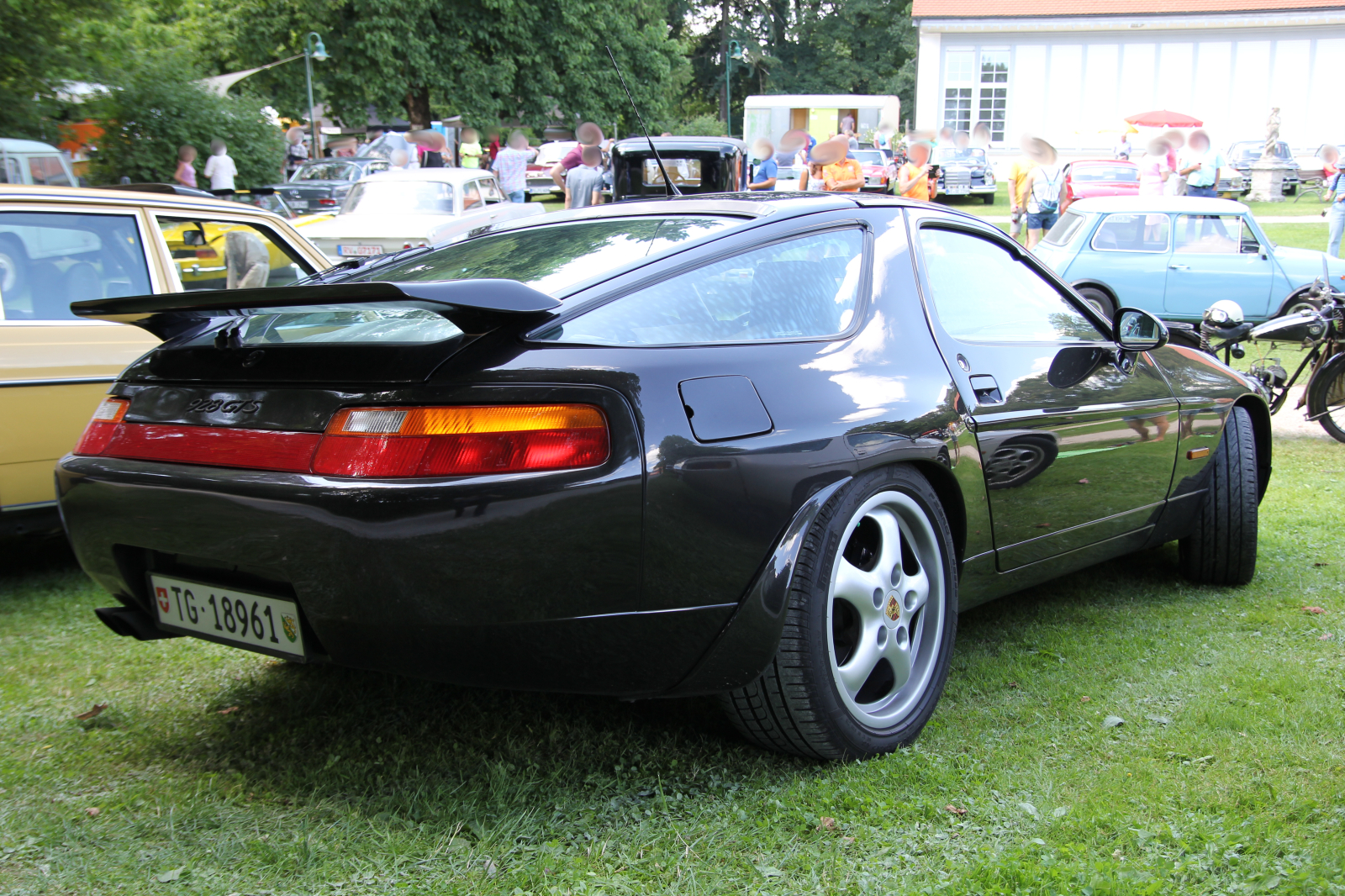 Porsche 928 GTS
