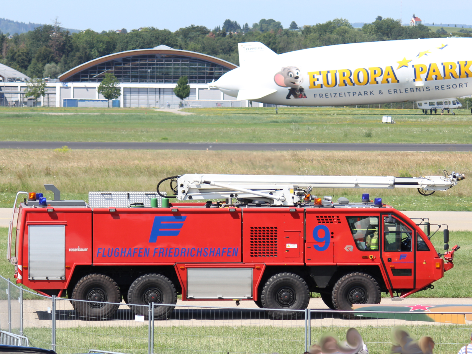 MAN Feuerwehr mit Aufbau von Rosenbauer