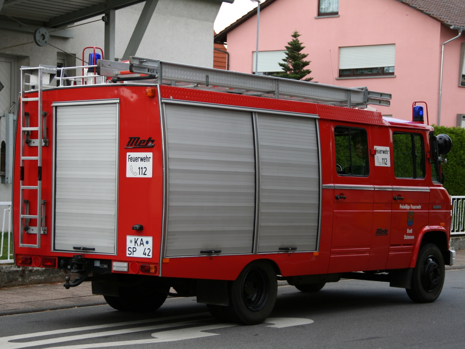 Mercedes Benz 608 D Feuerwehr mit Aufbau von Metz