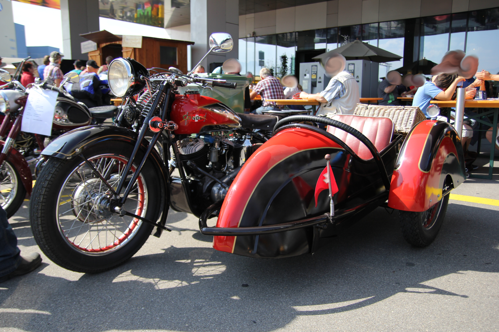 Condor mit Beiwagen