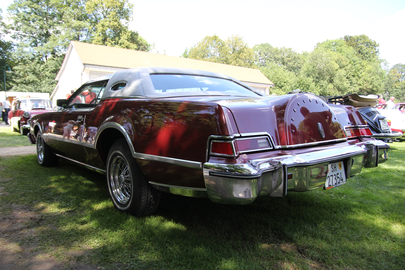 Lincoln Continental Mark IV