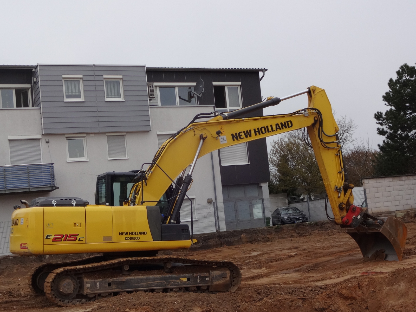 New Holland Kobelco E215C